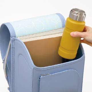 水筒も入る、自由度の高い収納