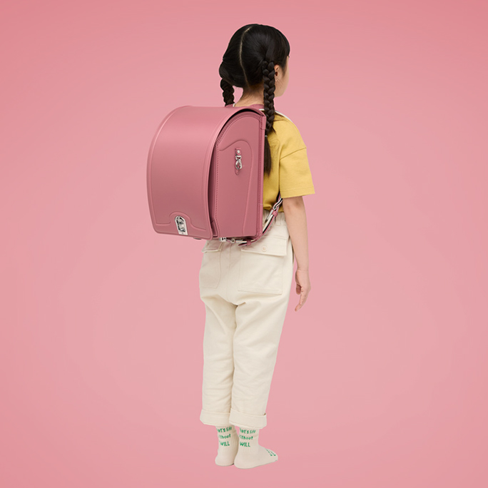 さくら｜ataraは、子どものきもちのリズムを色で表現したランドセルです。