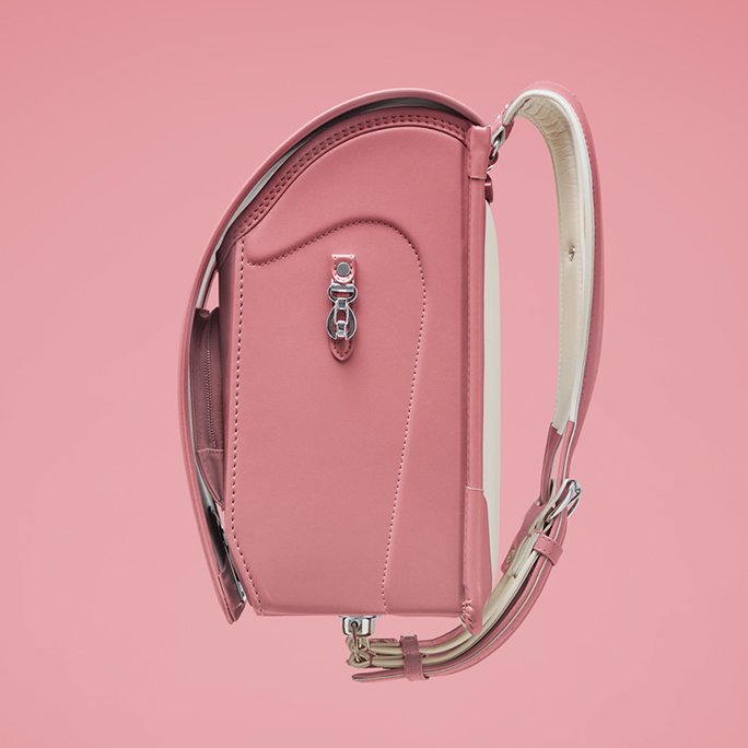 さくら｜ataraは、子どものきもちのリズムを色で表現したランドセルです。